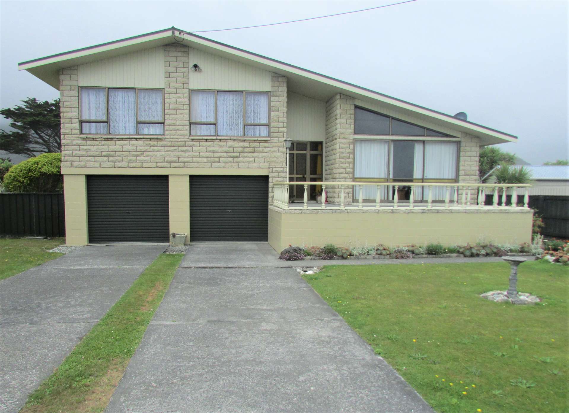 28 Domett Esplanade Cobden_0