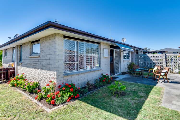 2/93 Riverbend Road_0