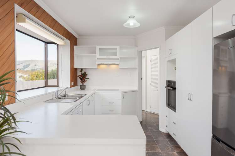 4 Newbourne Crescent Redwoodtown_6