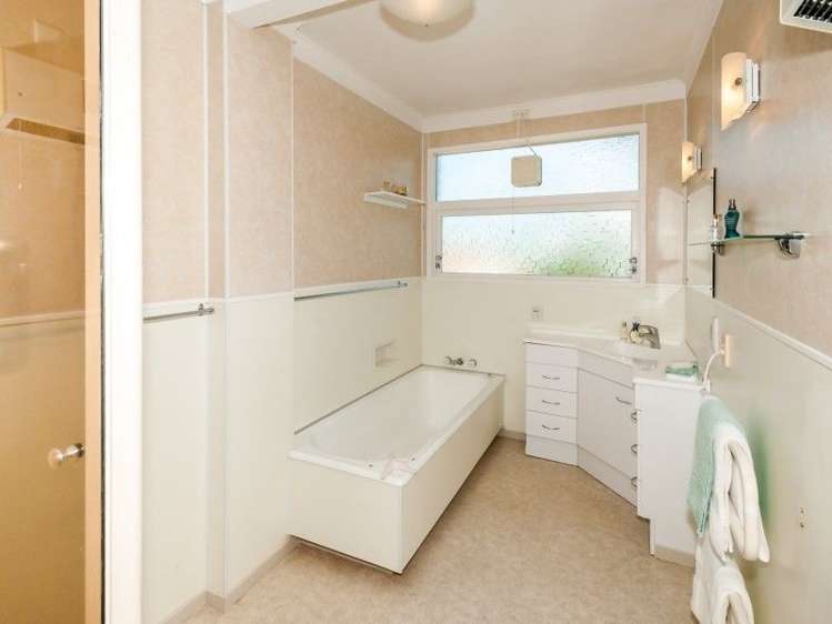 2 James Evans Drive Northcote_14