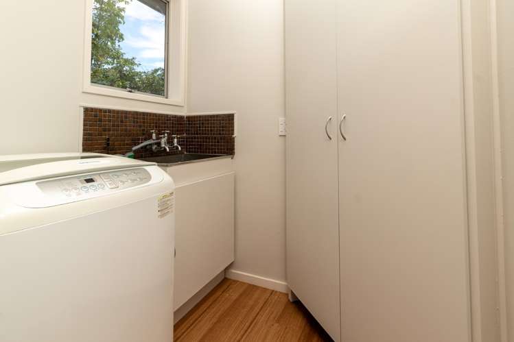 64 Captain Scott Road Glen Eden_4