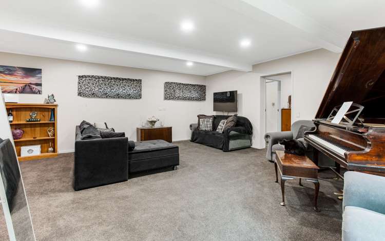 219 Laingholm Drive Laingholm_13