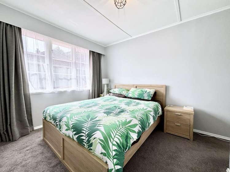 179 Waddington Drive Naenae_9