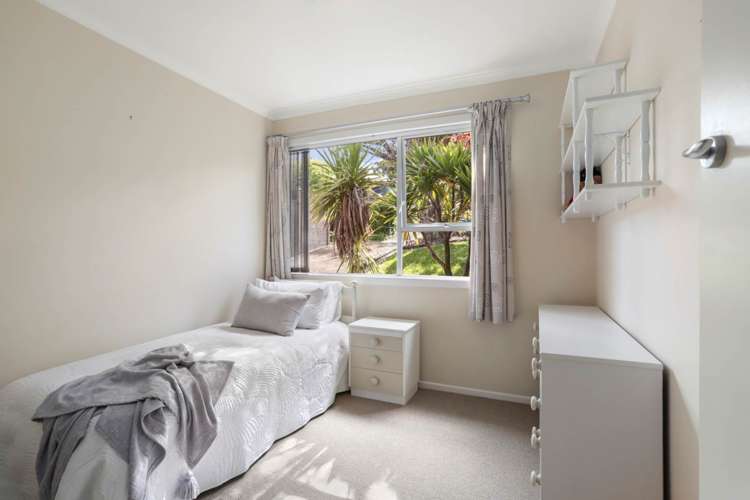 61 Daffodil Street Titirangi_13