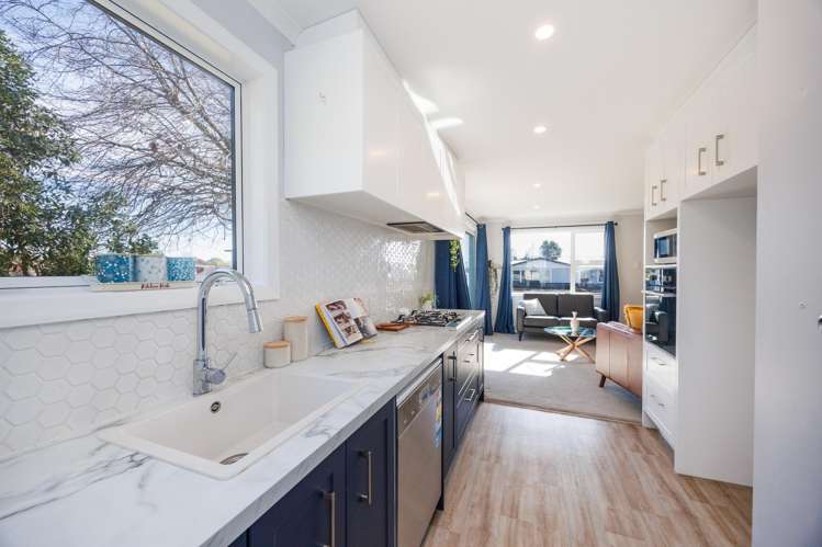 2 Lockhart Avenue Milson_2