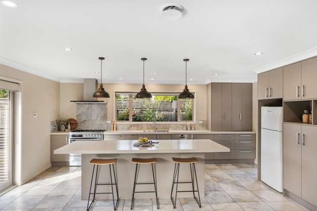 16 Bernice Crescent Yaldhurst_2