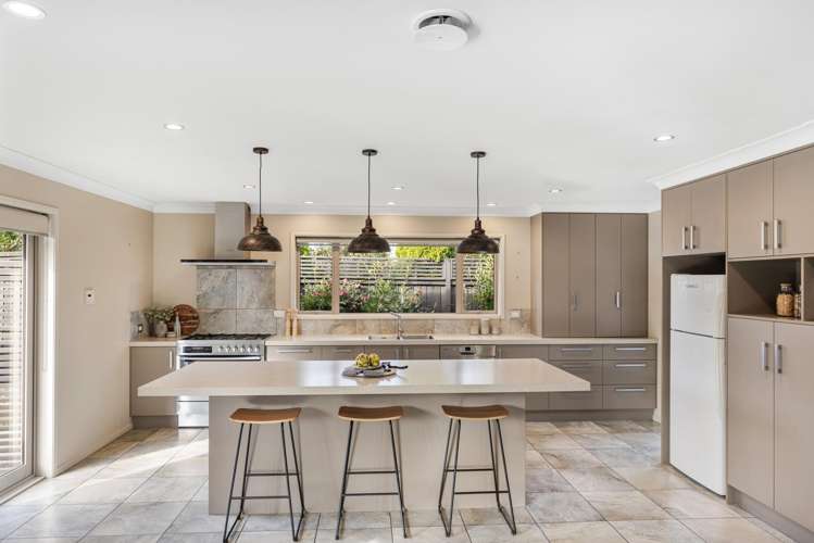 16 Bernice Crescent Yaldhurst_2
