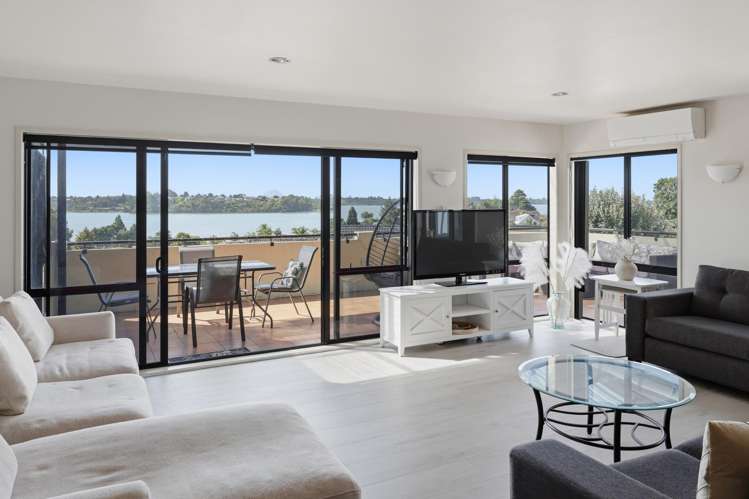 8 Lorrigan Way Welcome Bay_12