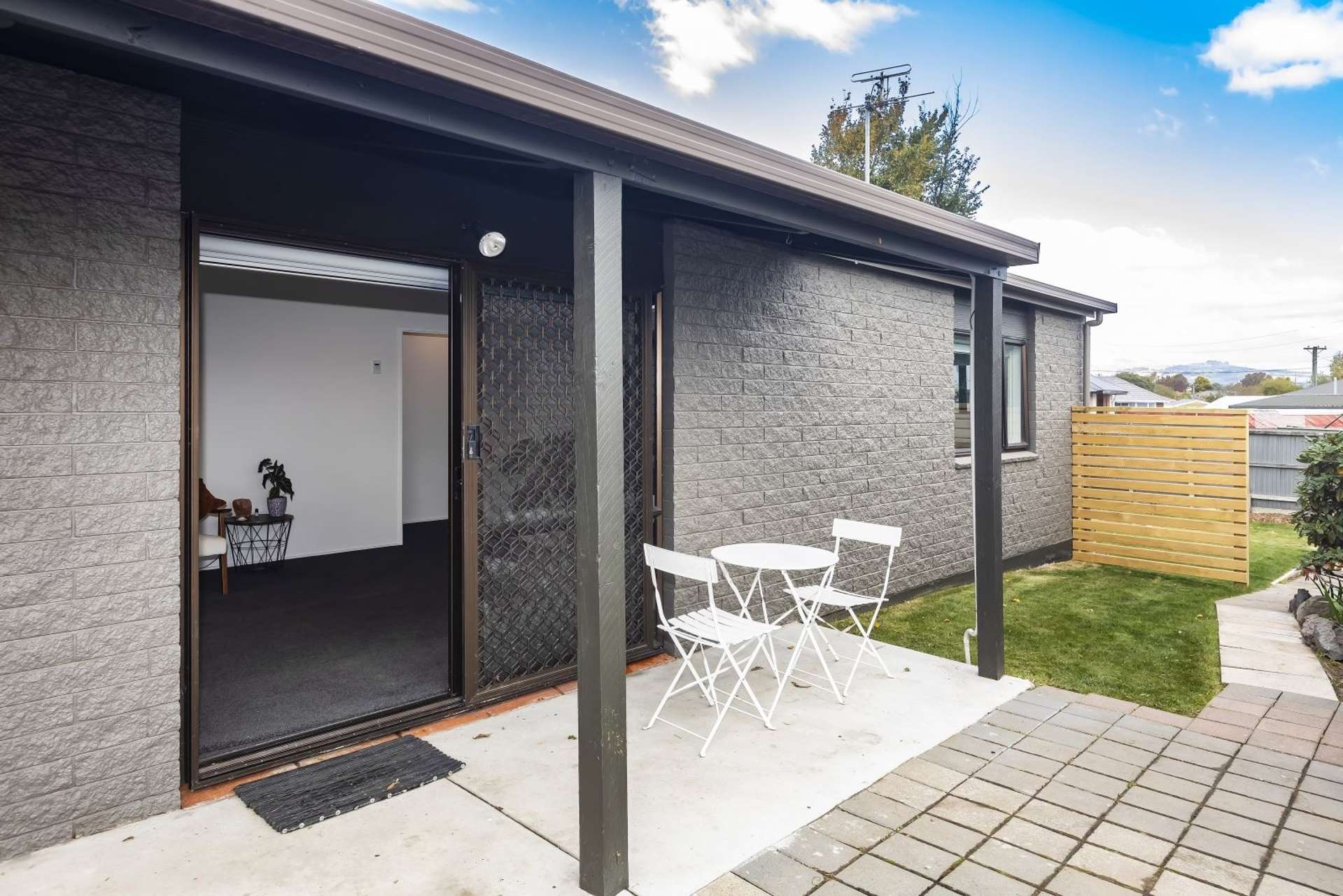 2/68 Ottawa Road Wainoni_0