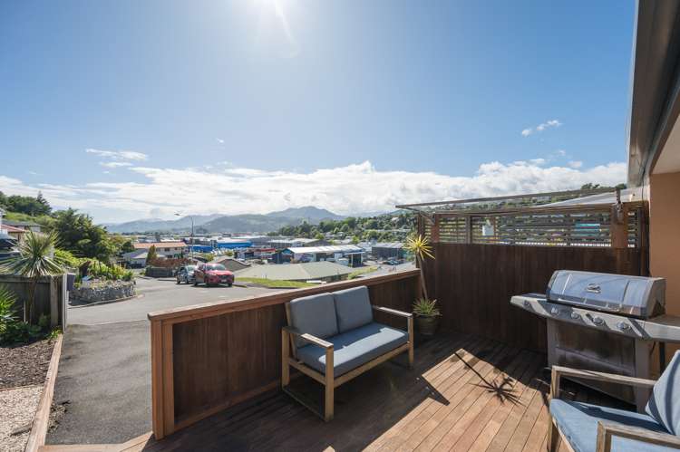 13 Saint Anne Place Toi Toi_13