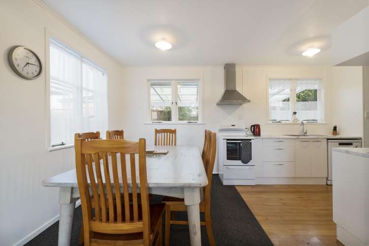 21 Arlette Place Massey_16