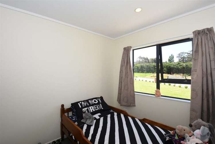 5 Huia Way Featherston_6