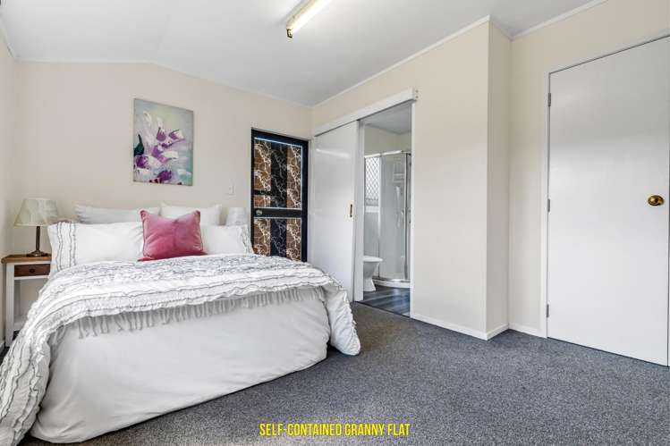 9 Cambric Place Botany Downs_26