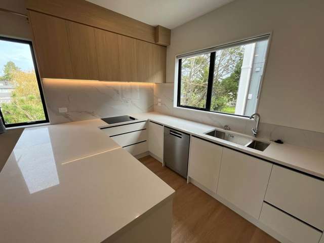 2/26 Glenmore Road Sunnyhills_2