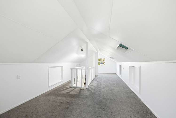 8 Herewini Street Titahi Bay_11