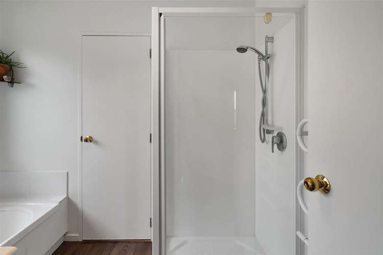 2/42 Bicknor Street Templeton_16