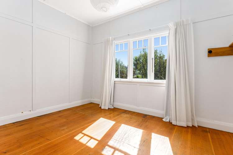 8 Blythe Street Berhampore_13