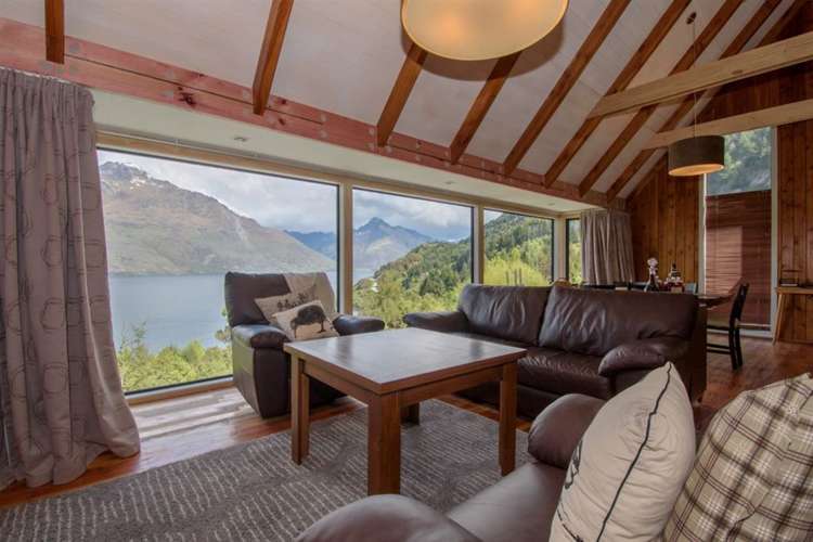 6 Evergreen Place Fernhill/Sunshine Bay_10