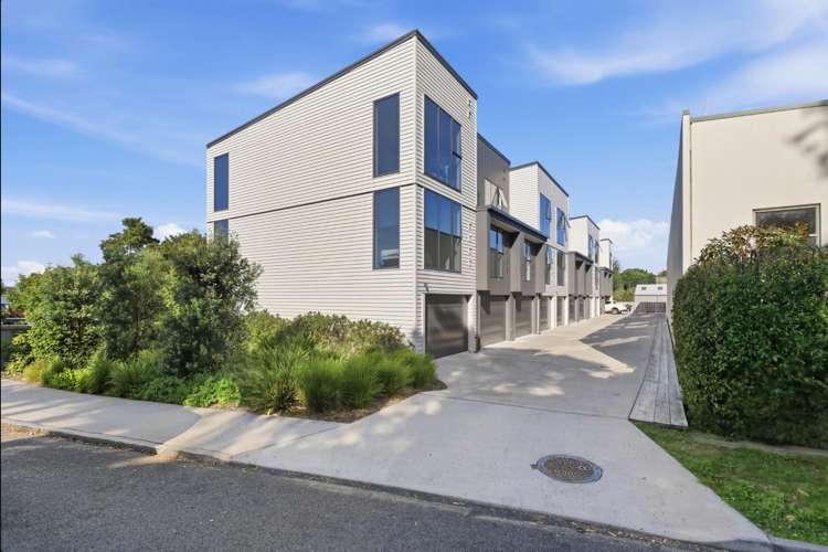 9/29 Montgomery Road 1080_12