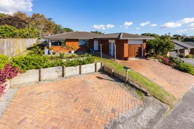 2/8 Lochend Place_3