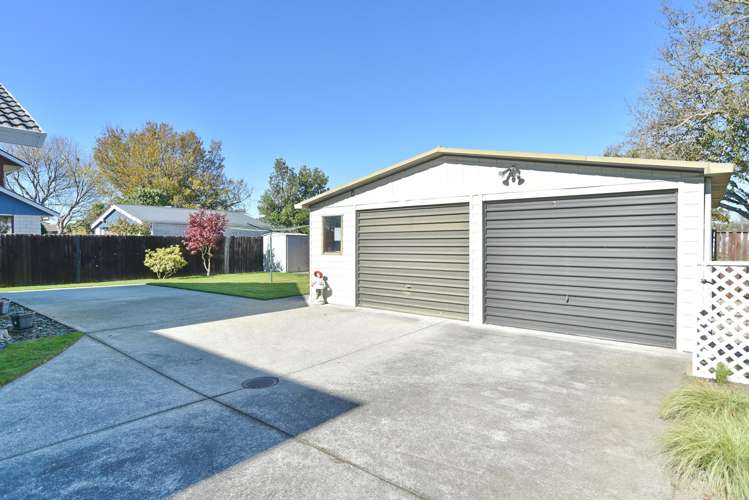 63 Trafford Street Harewood_24
