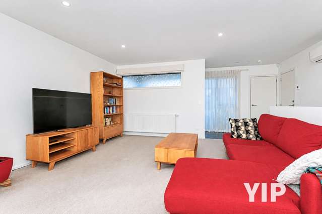 28 Red Beech Avenue Woodridge_2