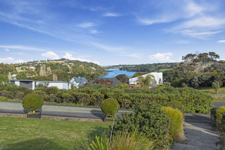 15 Matheson Road Red Beach_16