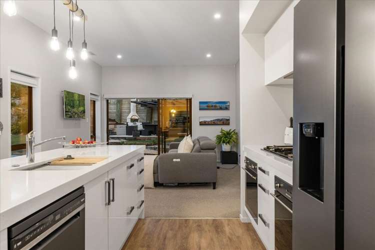 11 and 7 Kissling Terrace Pyes Pa_18