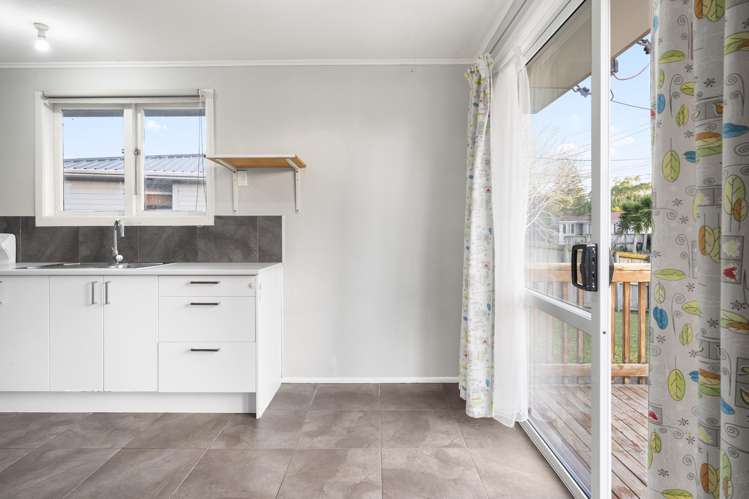 39 Clayton Avenue Otara_15