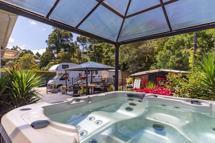 1214 Huia Road Huia_9