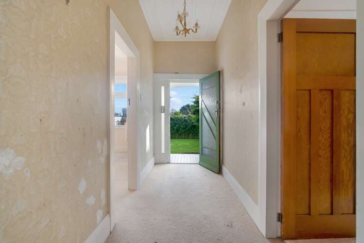 227 Tukapa Street Westown_12