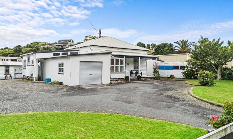 10 North Street Mokau_1