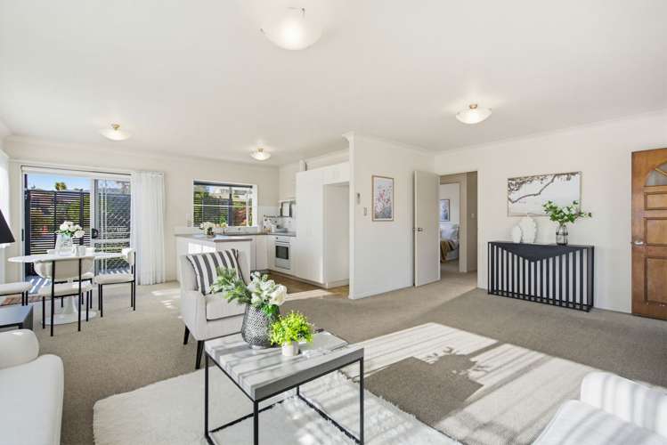 52 Bodi Place Te Atatu South_12