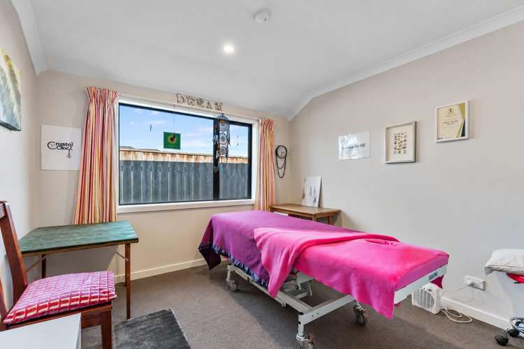 8 Brompton Close Richmond Heights_20