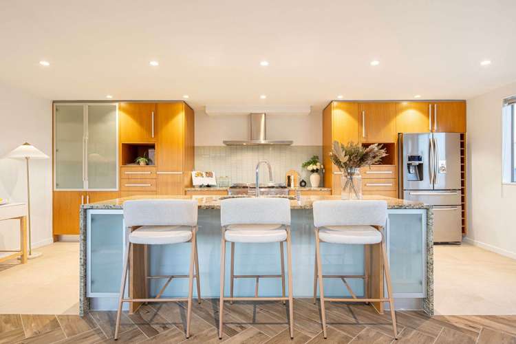 129A Beach Road Castor Bay_11