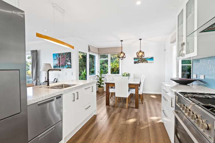 89 Roberts Road Matakatia_11