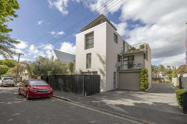 Central Christchurch apartment big price reduction