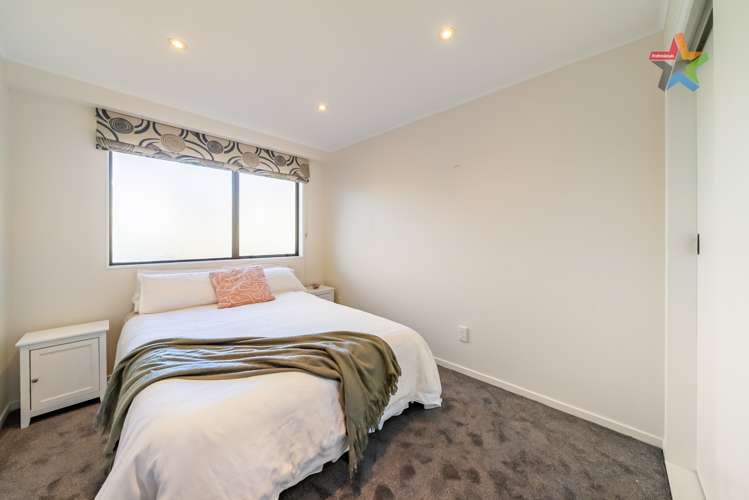 28 Mcenroe Grove Naenae_10