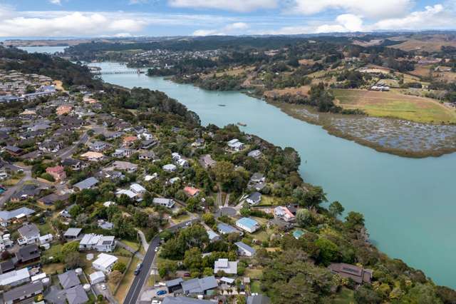 Charming Family Home in Stanmore Bay