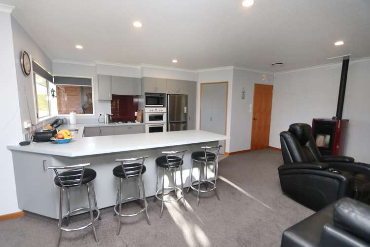 306 Beach Road East Elgin_7