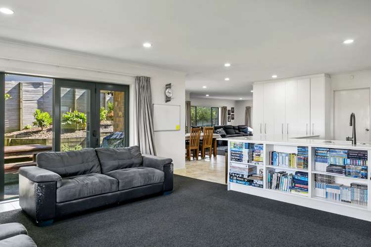 2/29 Sunset Street Hilltop_9