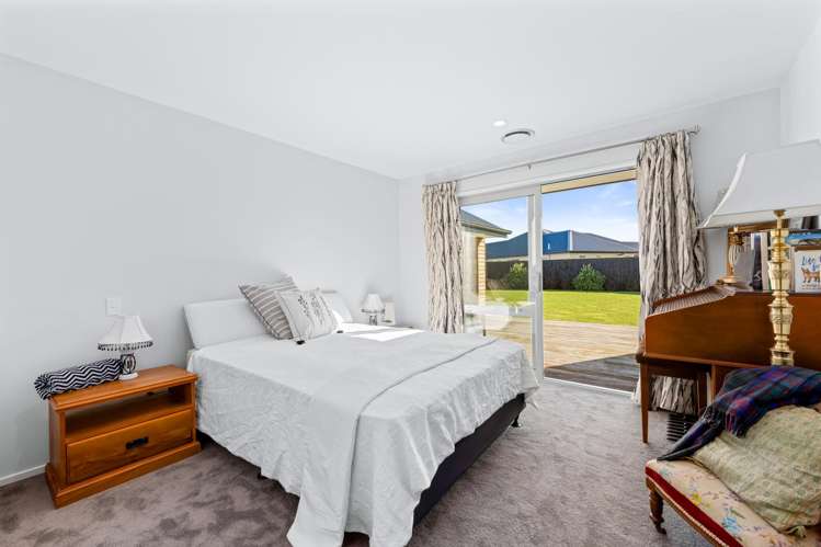 5 Coopworth Mews West Melton_25