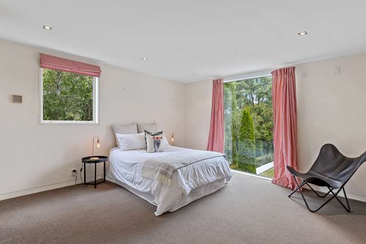 10 Springvale Gardens Harewood_13