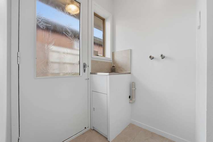 1/103 Glenmore Road Sunnyhills_13