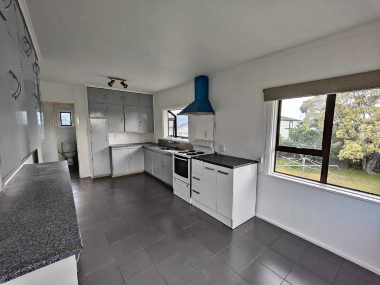 42 Tawa Crescent Manurewa_3