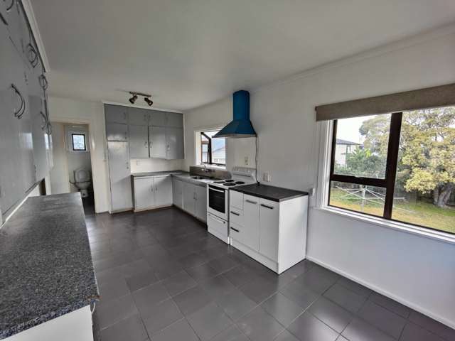 42 Tawa Crescent Manurewa_3