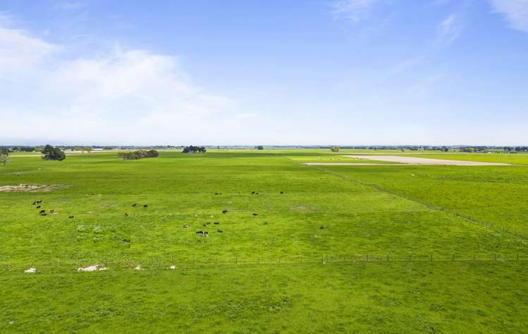 517 Gillespies Line Kairanga_1