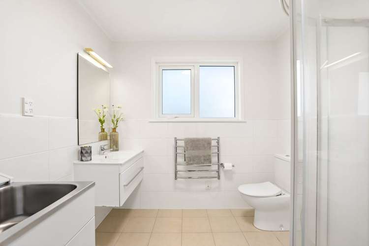 115 Vodanovich Road Te Atatu South_10