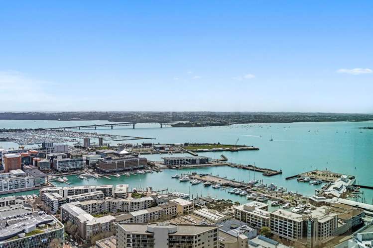 3701/51 Albert Street 10015_19