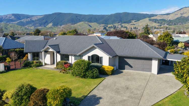 2 Strawberry Grove Richmond_0